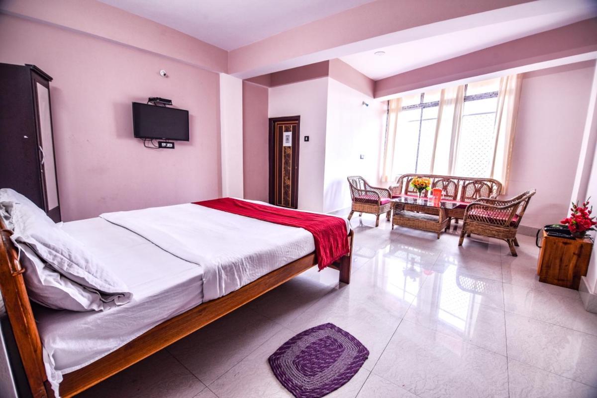 Hotel Aashiyana Калимпонг Екстериор снимка
